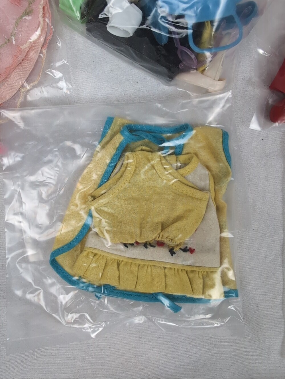 Vtg 1964 Topper Toys PENNY BRITE 2 Dolls w/ Carry Case & Accessories 70+ Pieces - Picture 9 of 9